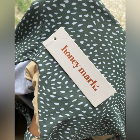 Elegant Green Polka Dot Swim Dress - Picture 6 of 6